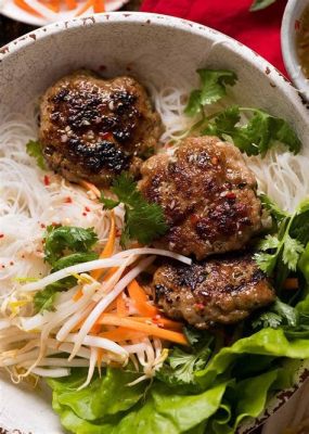  Bún Chả  – Een romig feest van gegrilld vlees en frisse kruiden!