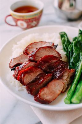  Char Siu Wok-gegaard vlees gecombineerd met zoete en hartige smaken: een Cantonese culinaire feest!