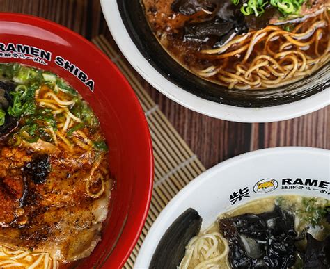  Hakata Ramen: Een romige, slurpende beleving van varkenssmaak en deegachtige textuur!