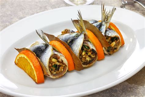 Sarde al beccafico! Een overheerlijke Siciliaanse klassieker vol met kruidige smaken en een knapperige textuur.